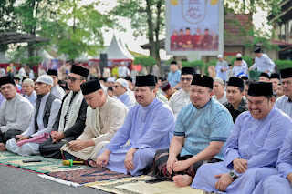 Bupati Bengkalis Bersama Keluarga Shalat Idul Adha 1445 H di Duri