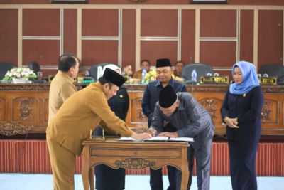 Dihadiri Bupati, DPRD Setujui Ranperda Tentang APBD Kabupaten Labuhanbatu Tahun Anggaran 2026