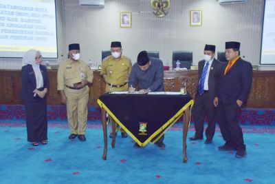 DPRD Kampar Tandatangani MoU KUA PPAS APBD Kampar 2022